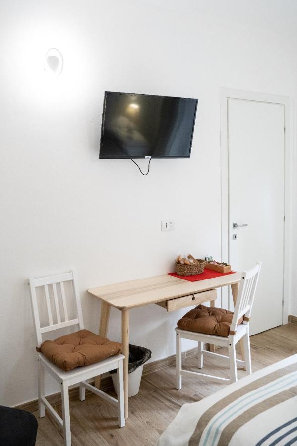 B&B Alighieri 97 Bari Exteriör bild